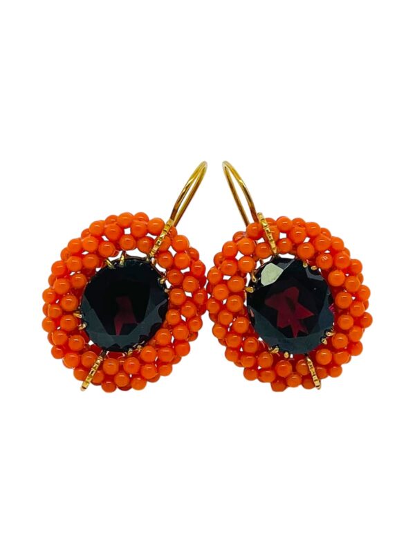 Embroidery earrings 2 oval-cut garnets